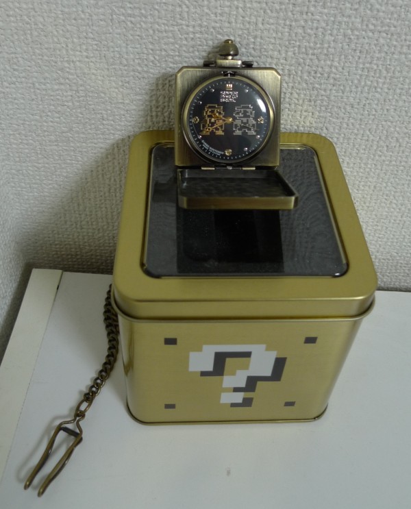 Mario Uhr und Box