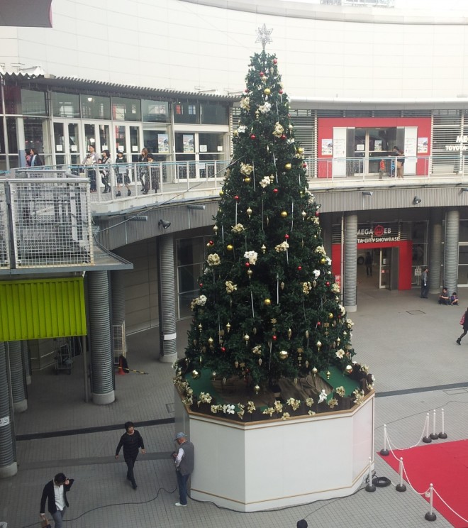 Fucking riesiger Weihnachtsbaum