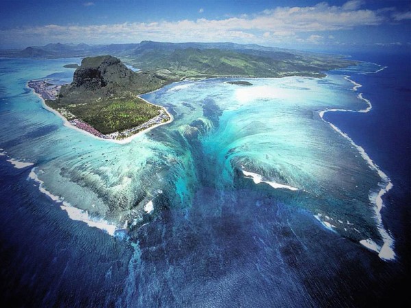 UnterwasserWasserfall